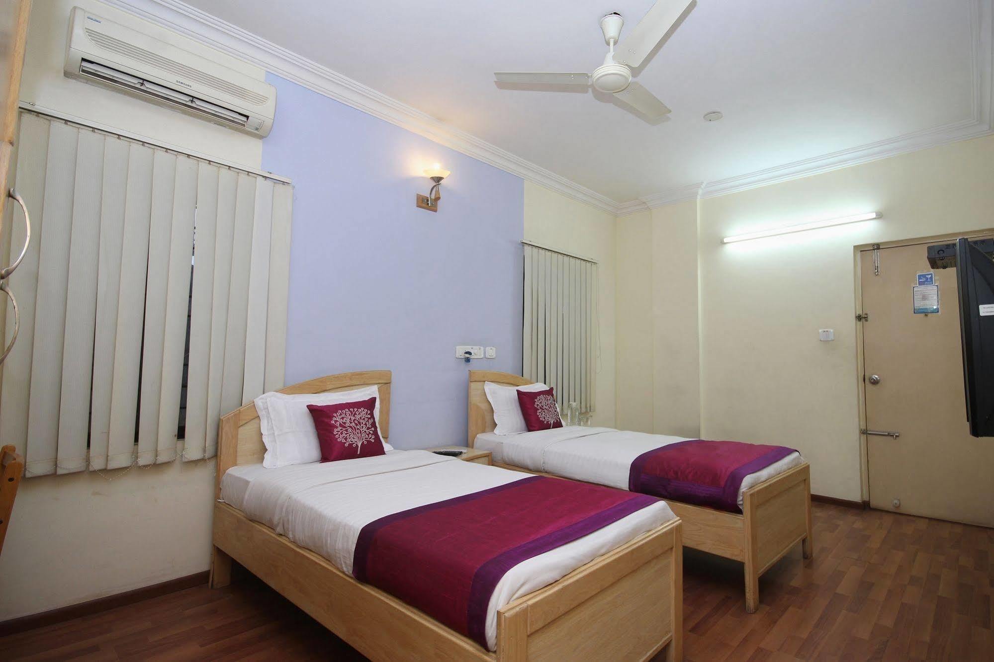 Oyo 5934 Lokaz Hotel Bangalore Exterior photo