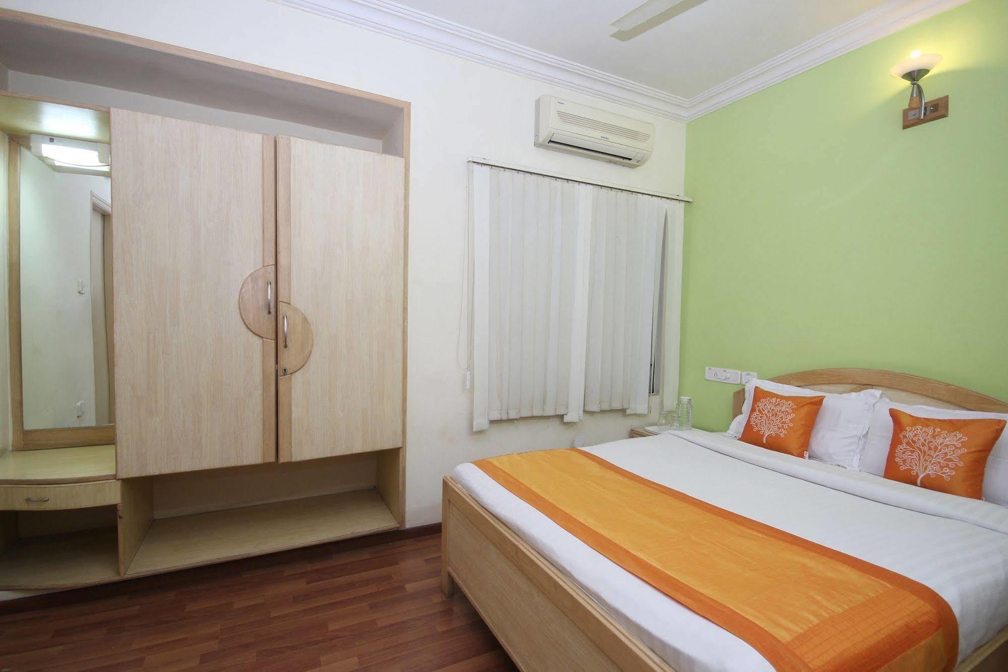 Oyo 5934 Lokaz Hotel Bangalore Exterior photo